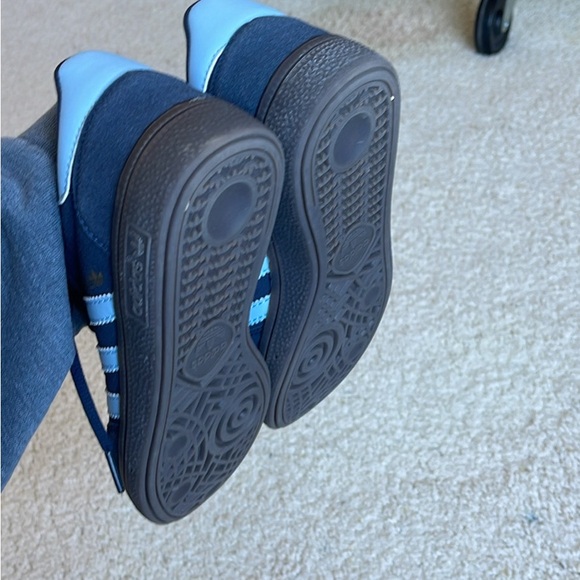 Adidas shoes NEW - Picture 3 of 4